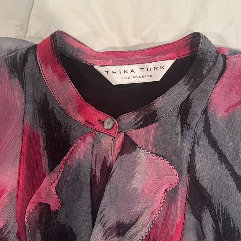Trina Turk 100% silk dress. Lining is polyester - Picture 6 of 10
